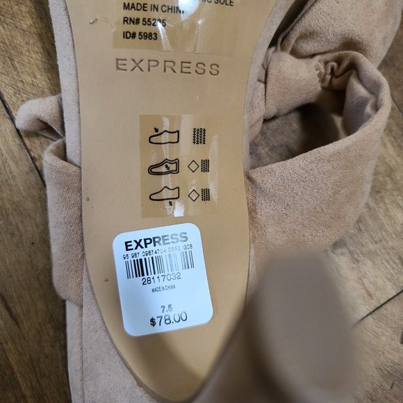 Bow Strap Heels - Picture 3 of 4